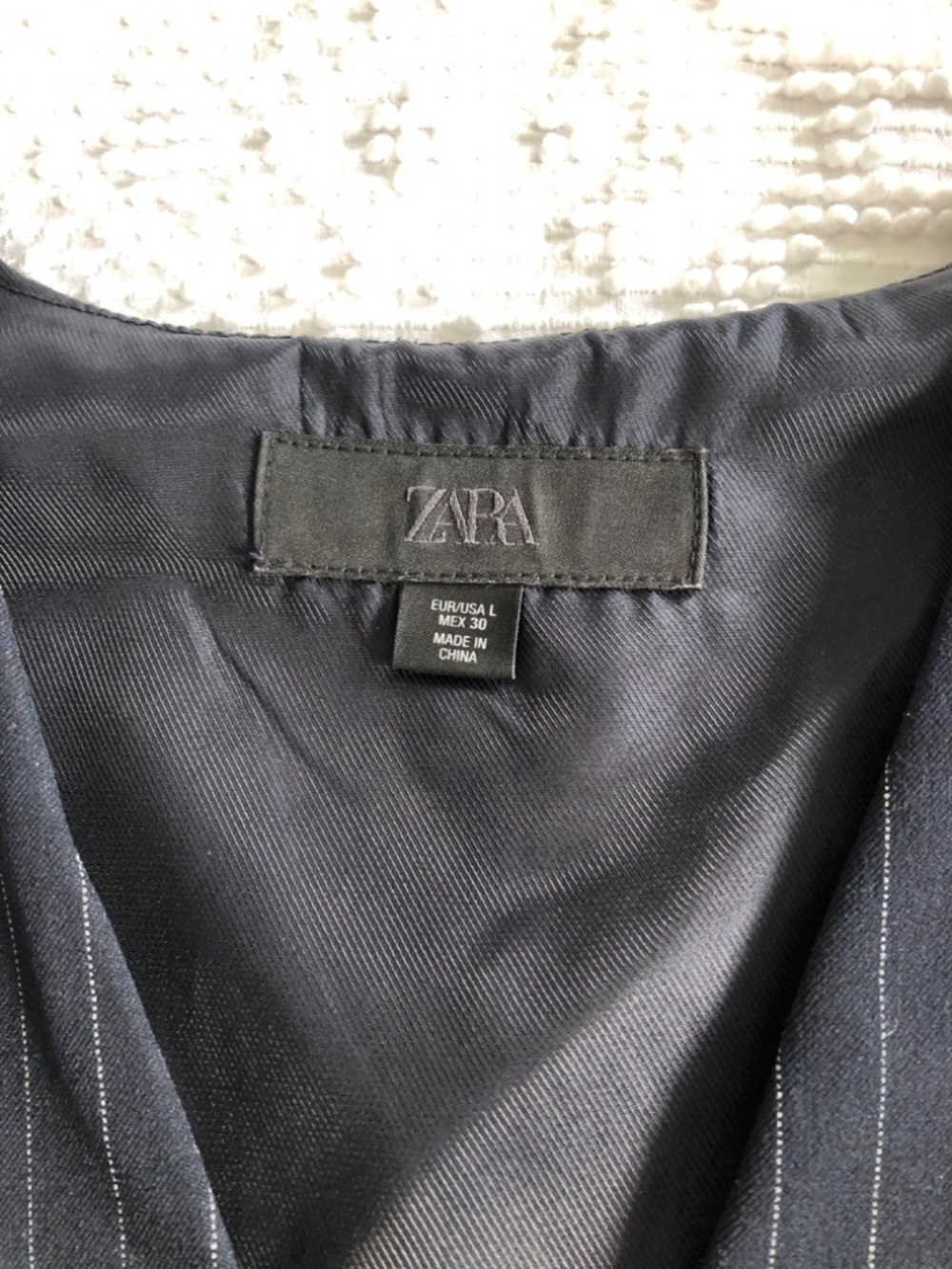 New Without Tags Zara Black Pinstriped Cut Off Vest Size L - Picture 2 of 2